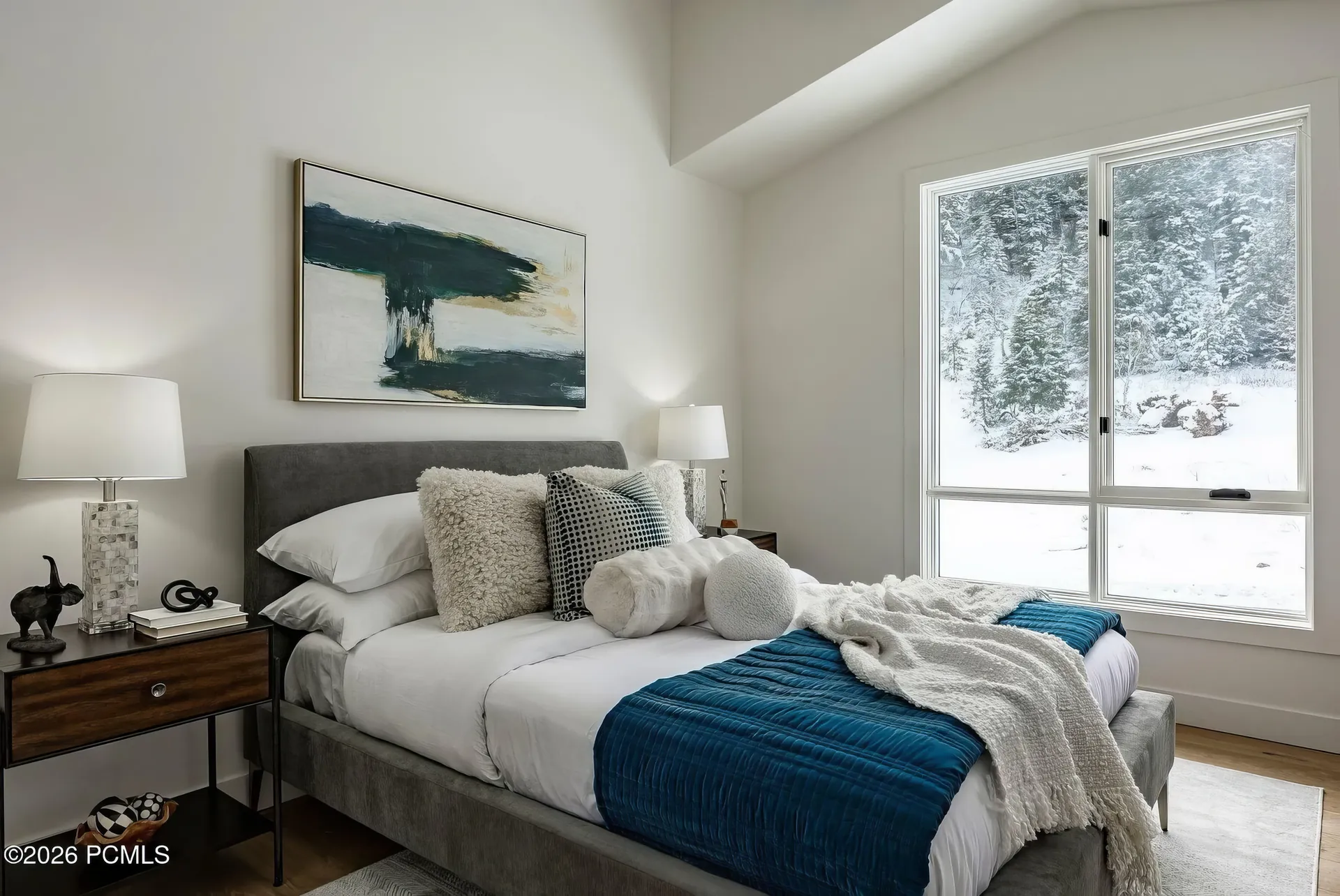 Discovery Ridge refined living area