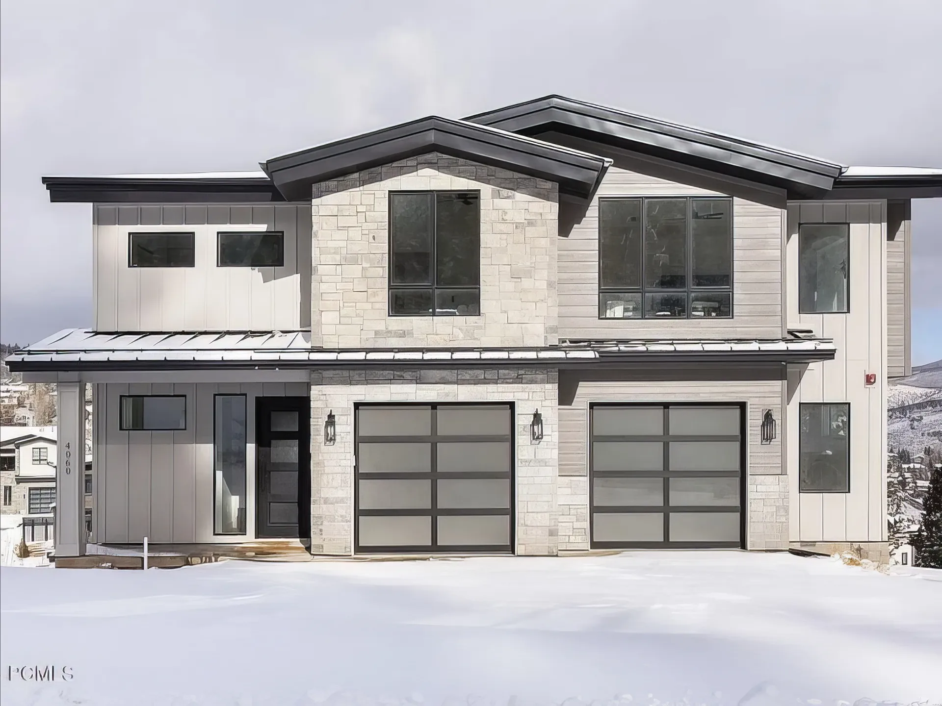Discovery Ridge entry sequence with refined finishes